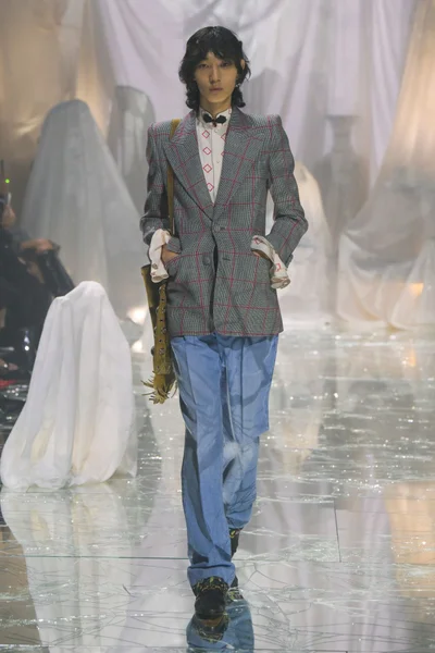 Look 24